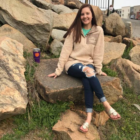 Meet your Posher, Hailey - Picture 1 of 1